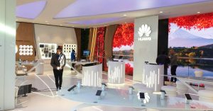 Ledwall B-Happy all'interno del Huawei Experience Store
