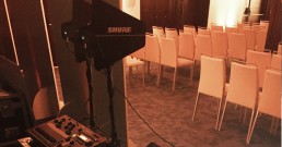 Microfoni Shure per il tour Clarins nella sala congressi dell' Hotel NH Collection Genova Marina
